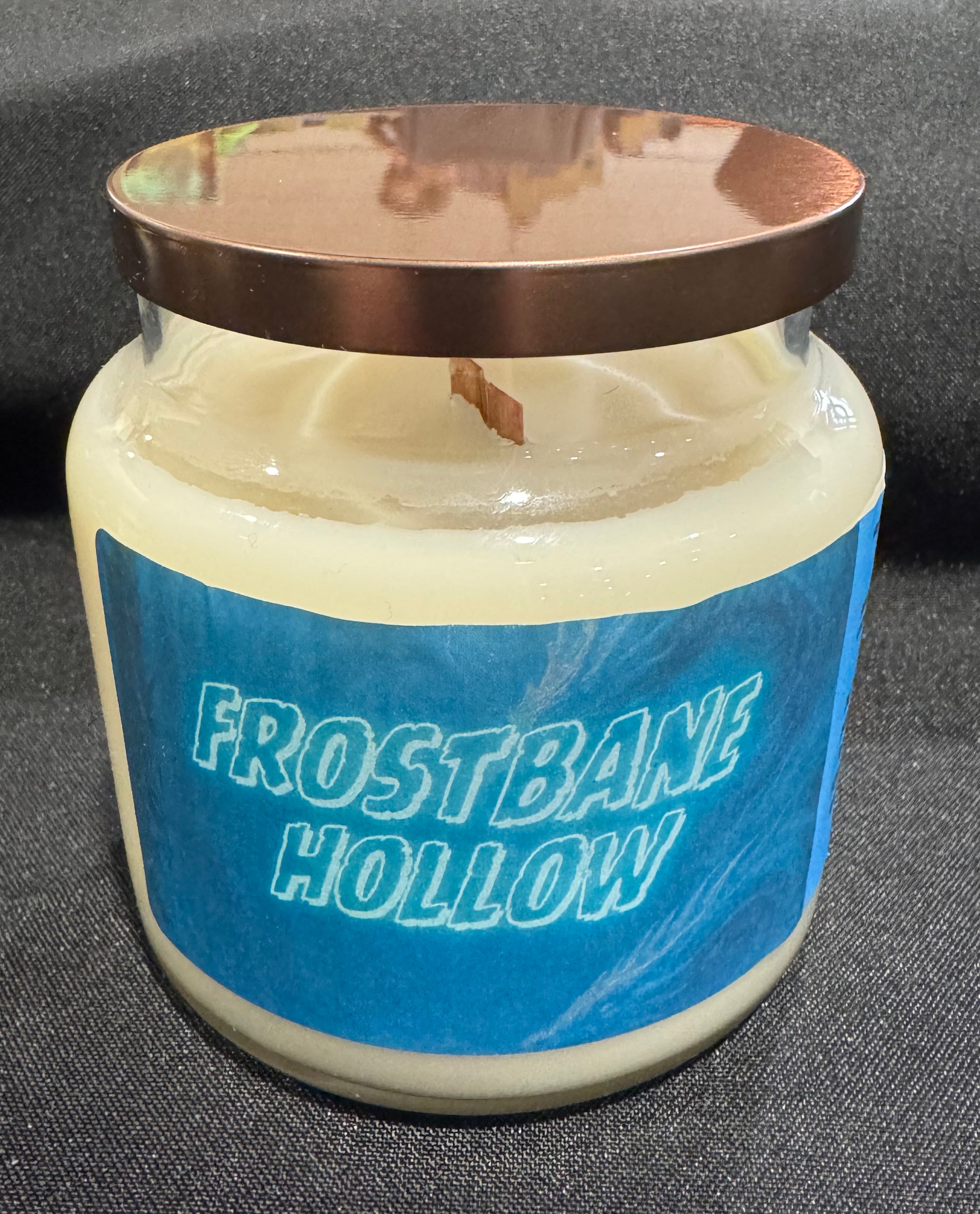 Frostbane Hollow 16oz – Wicks & Washes